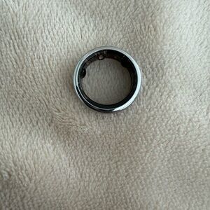 Oura Gen 3 Horizon Silver Ring & Charger